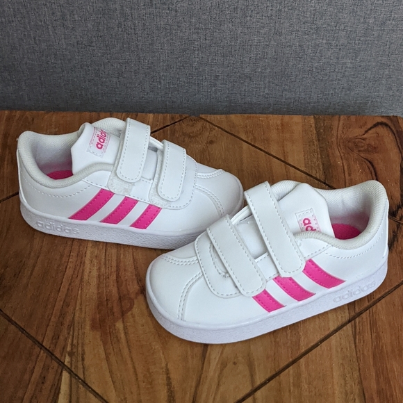 New Adidas - Picture 2 of 4